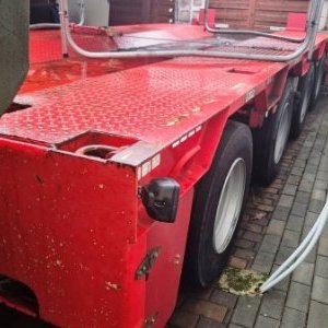 foto 64t hlubina 4os teleskop na45.5t návěs podvalník Goldhofer